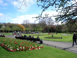 Blick in den blühenden St Stephen's Green Park
